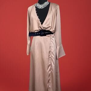 Asos Long Champagne Dress | Old Money | Glam | Bridesmade | Vegas Wedding | Lux